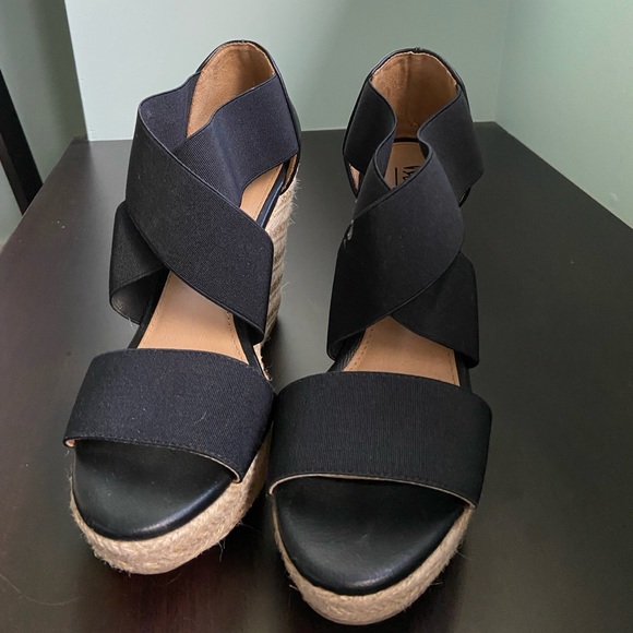 Black wedged heels - Picture 2 of 2